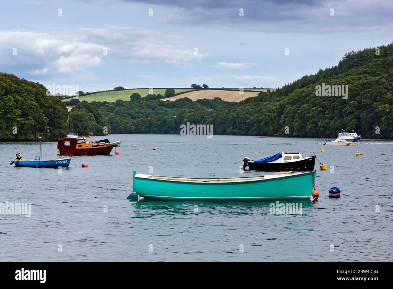 Bateaux amarrés sur la rivière Fowey, Cornwall Banque D'Images