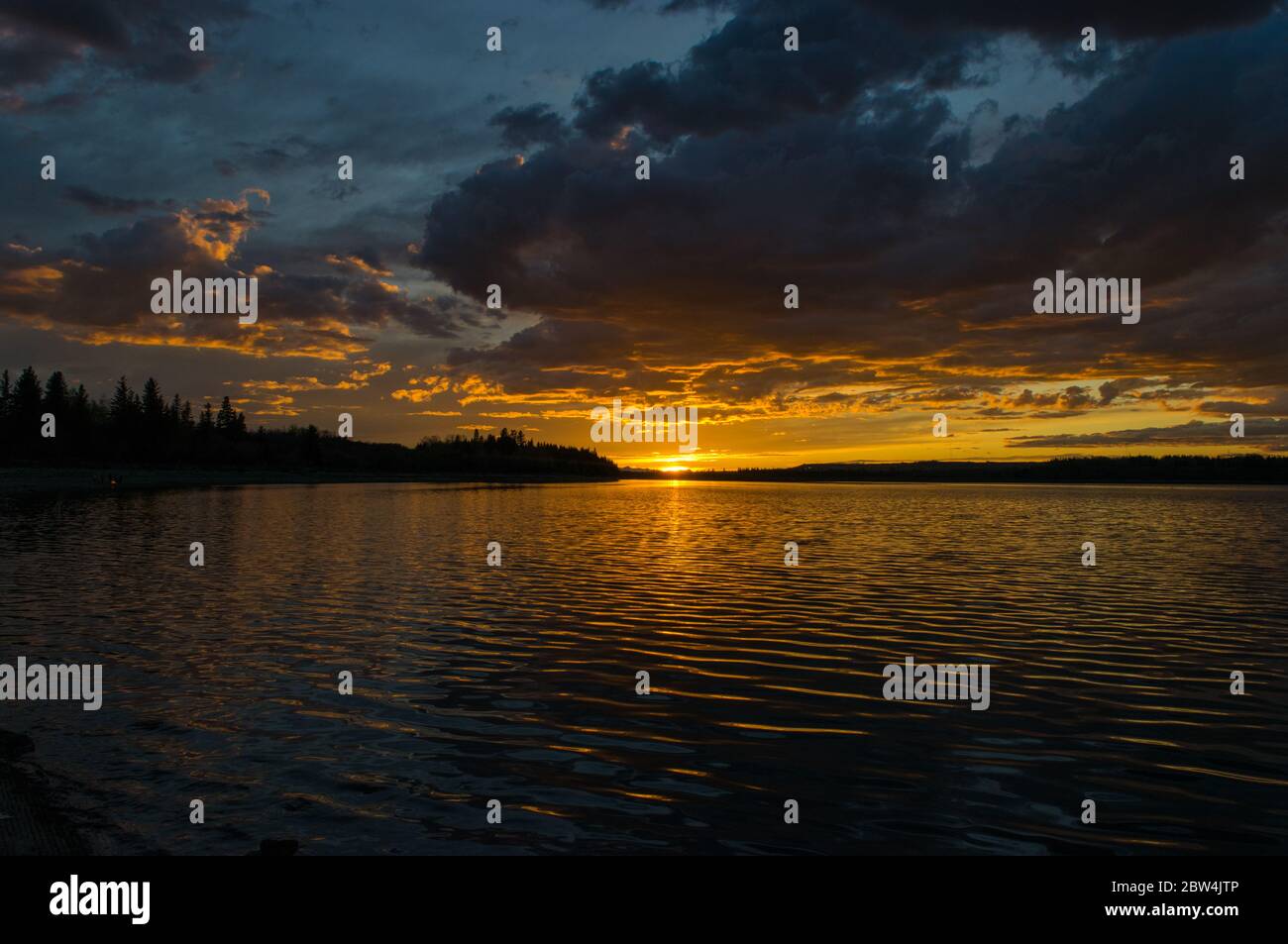 Un ciel de coucher de soleil éclatant Banque D'Images