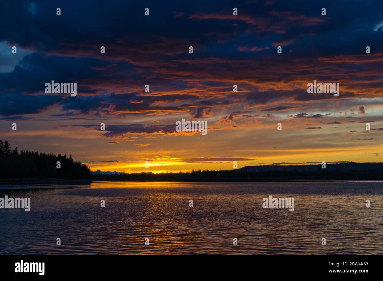 Un ciel de coucher de soleil éclatant Banque D'Images