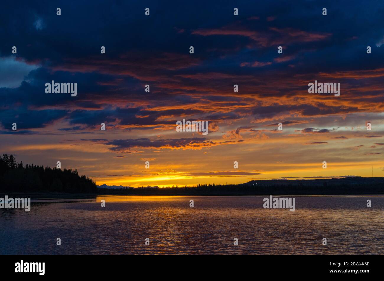 Un ciel de coucher de soleil éclatant Banque D'Images