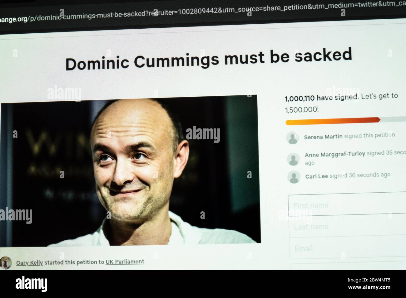 Bristol, Royaume-Uni. 29 mai 2020. Une pétition en ligne protestant contre le comportement de Dominic Cummings, l'aide du Premier ministre Boris Johnson, touche un million de signatures. La pétition a été soulevée sur le site Web Change.org. Il a été promu par des préoccupations publiques concernant le voyage de M. Cummings à Durham, alors que les règles de verrouillage s'appliquaient. Crédit : M. Standfast/Alay Live News Banque D'Images