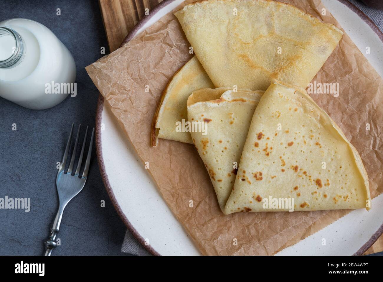 Crêpes maison recette traditionnelle française Banque D'Images