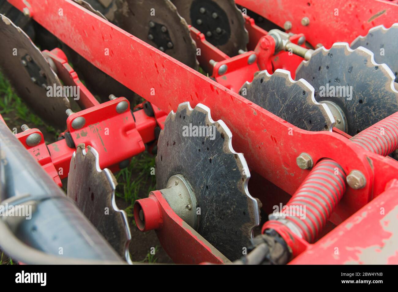 Herses à disques agricoles avec gros plan Banque D'Images