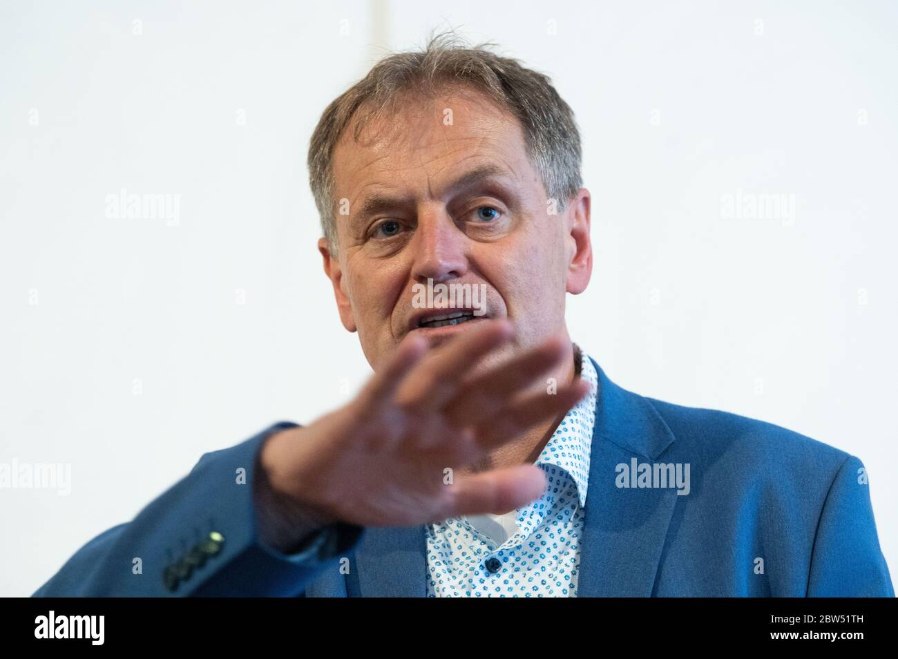 28 mai 2020, Bade-Wurtemberg, Schwäbisch Gmünd: Richard Arnold (CDU), Lord Mayor of the City of Schwäbisch Gmünd, participe à une conférence de presse. Photo: Marijan Murat/dpa Banque D'Images