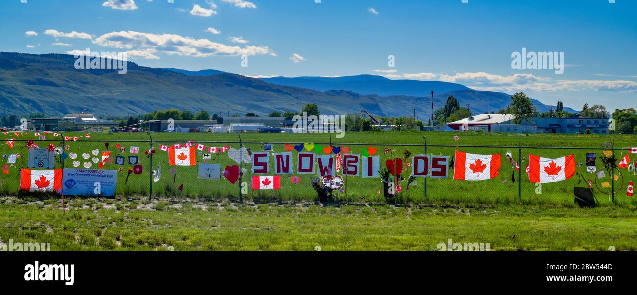 Hommage commémoratif important à Jennifer Casey, tuée lorsque l'avion Snowbird s'est écrasé, à l'aéroport de Kamloops, à Kamloop, sBritish Columbia, Canada Banque D'Images