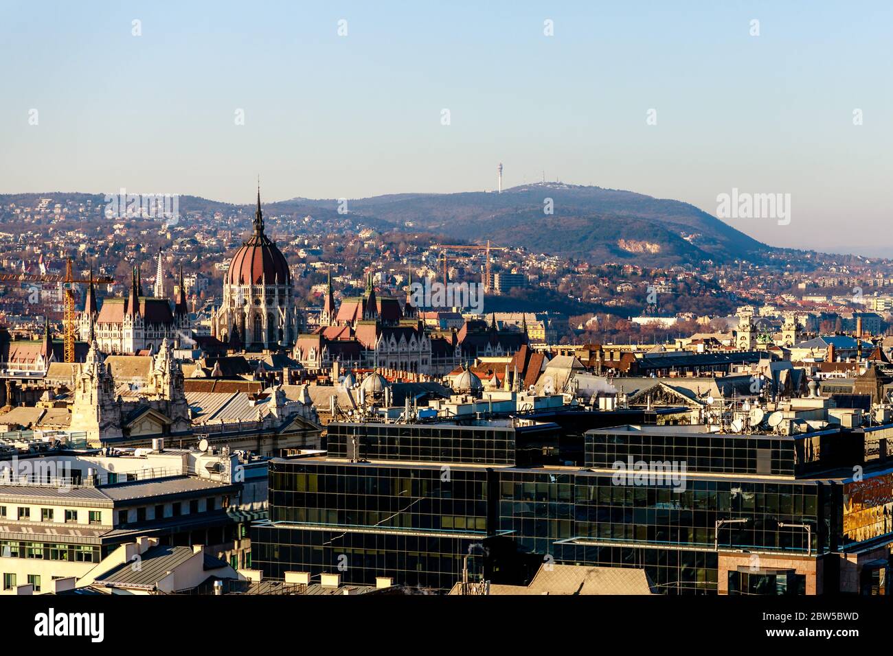 Vue panoramique depuis la tour de l'église du centre-ville de Budapest Banque D'Images