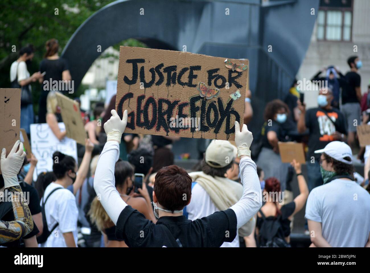 Manifestation contre la brutalité policière dans le Lower Manhattan à la suite du décès de l'homme de Minneapolis George Loyd aux mains de la police locale. Banque D'Images
