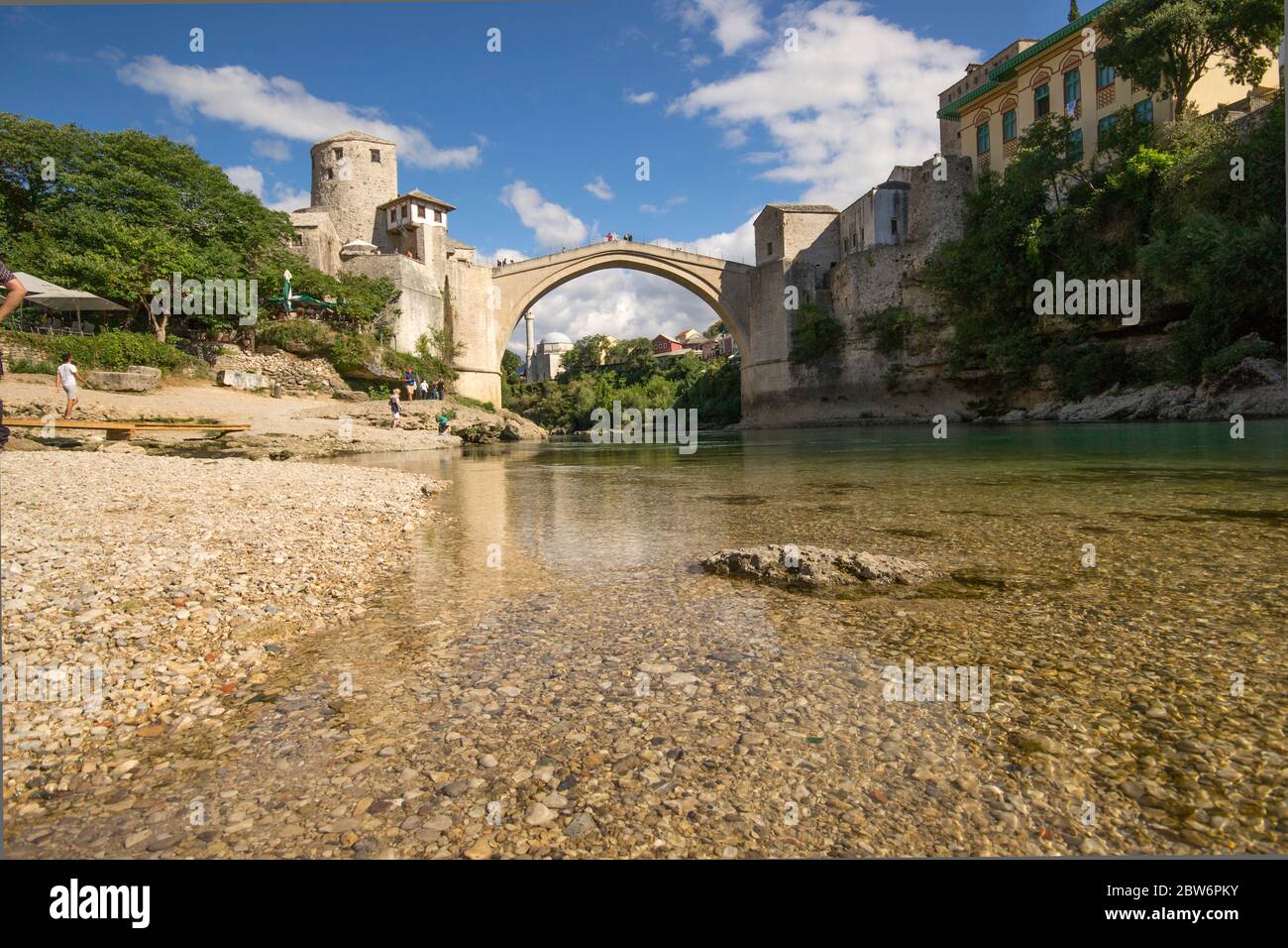 Stari MOST, également connu sous le nom de Mostar Bridge, est un pont ottoman reconstruit du XVIe siècle dans la ville de Mostar en Bosnie Banque D'Images