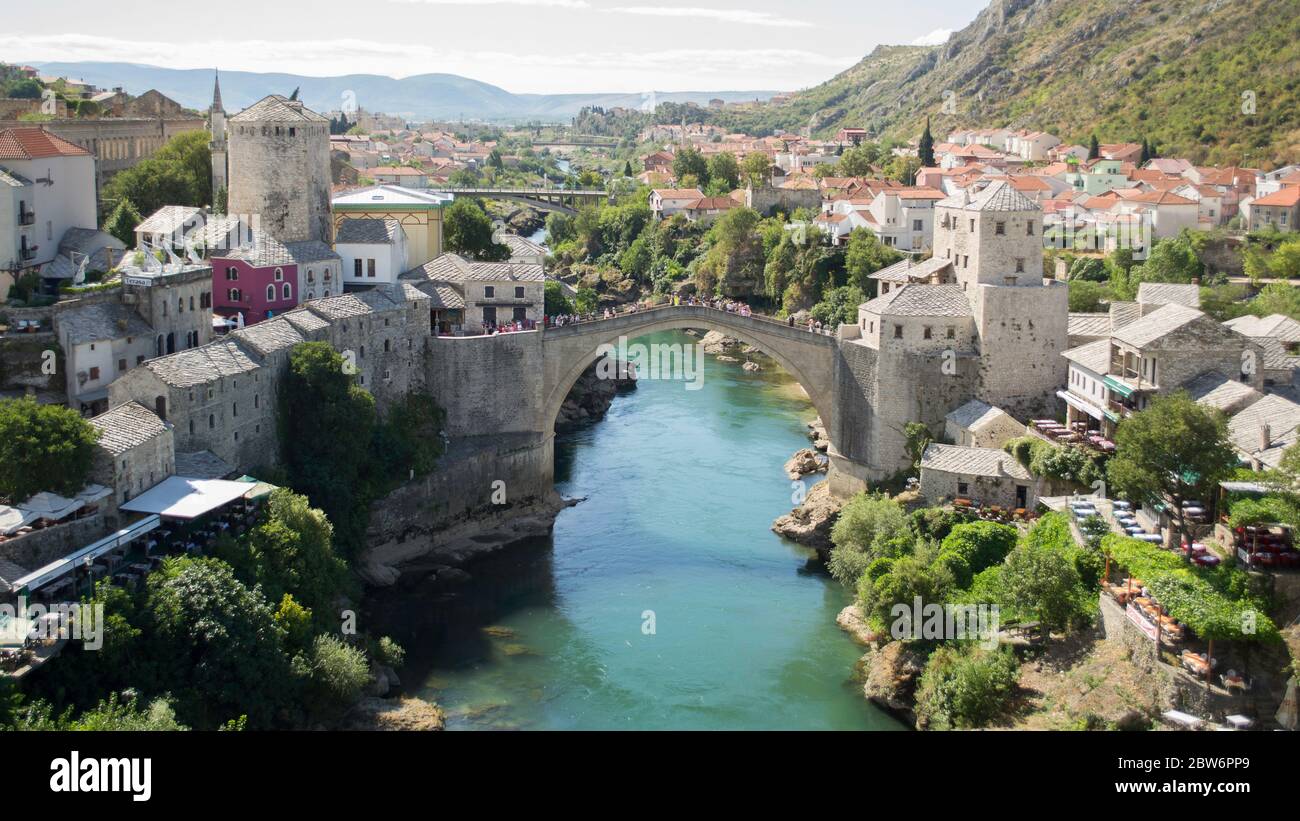 Stari MOST, également connu sous le nom de Mostar Bridge, est un pont ottoman reconstruit du XVIe siècle dans la ville de Mostar en Bosnie Banque D'Images