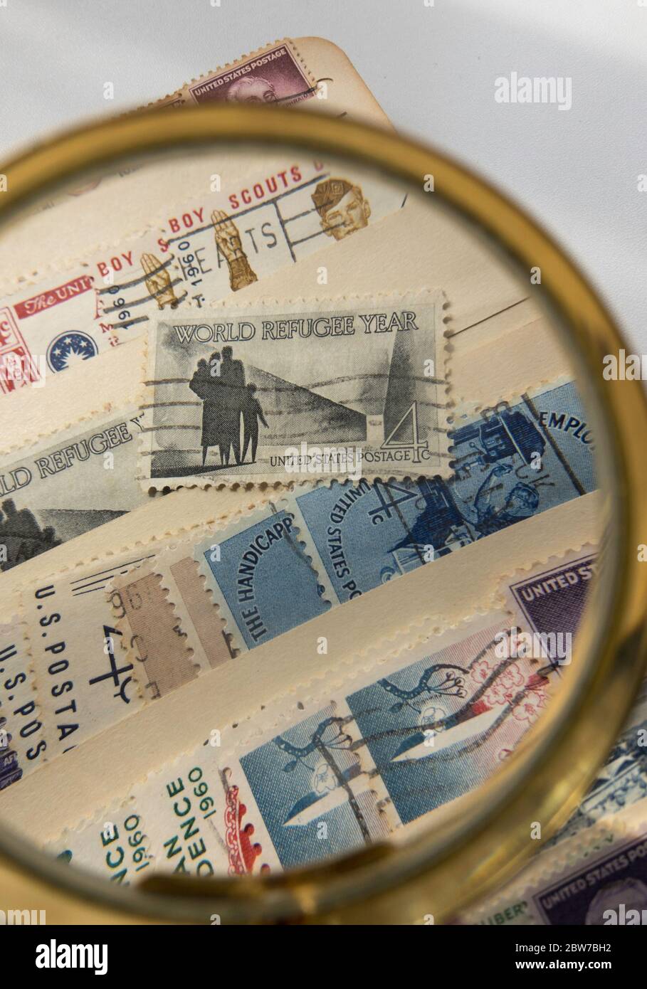 Timbres vintage dans un stock book, USA Banque D'Images