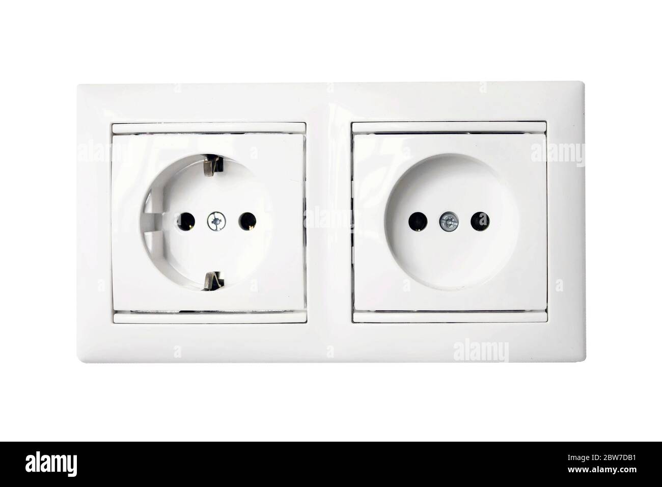 Double prise électrique européenne blanche sur fond blanc, isoler. Concept  électricité et minimalisme Photo Stock - Alamy