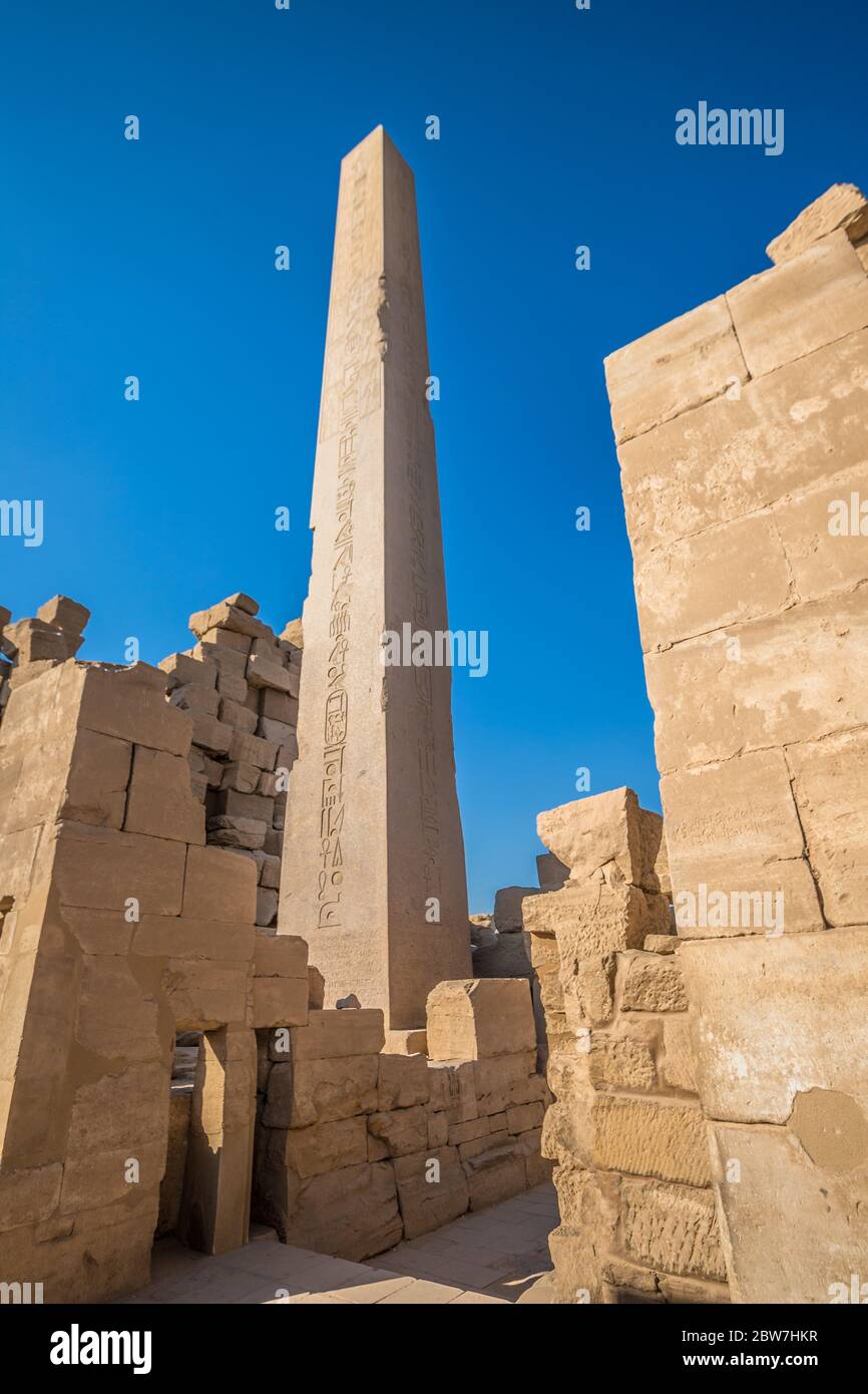 L'Obélisque dans le temple de Karnak Banque D'Images