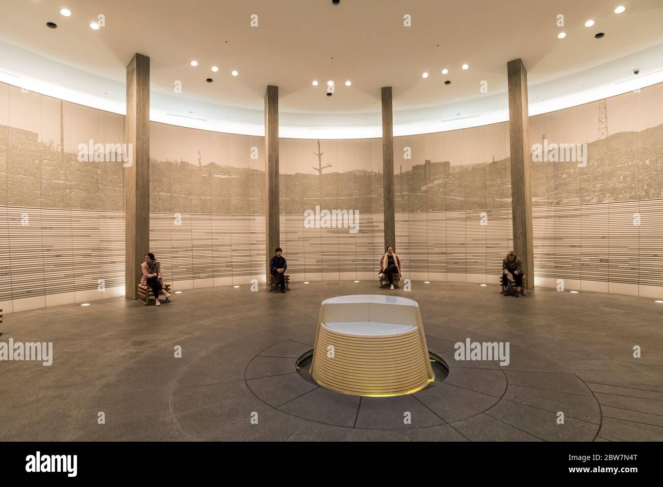 À l'intérieur du Hall commémoratif de paix national d'Hiroshima, au Japon Banque D'Images