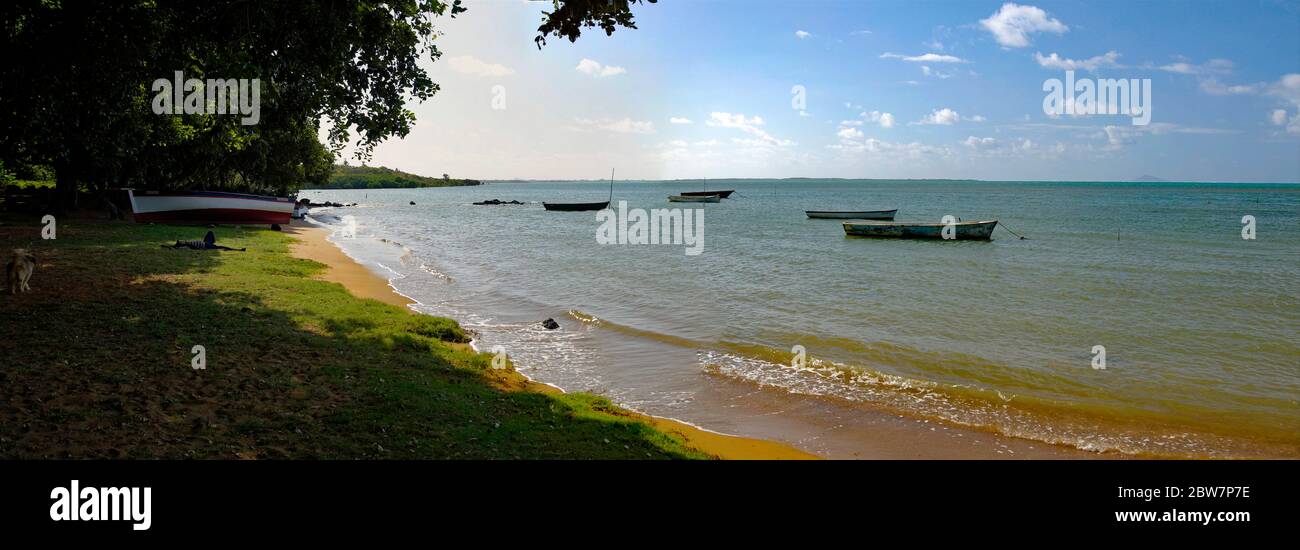 POUDRE d'OR/MAURICE - AOÛT 14 2018 : le littoral pittoresque près du village de poudre d'Or Banque D'Images