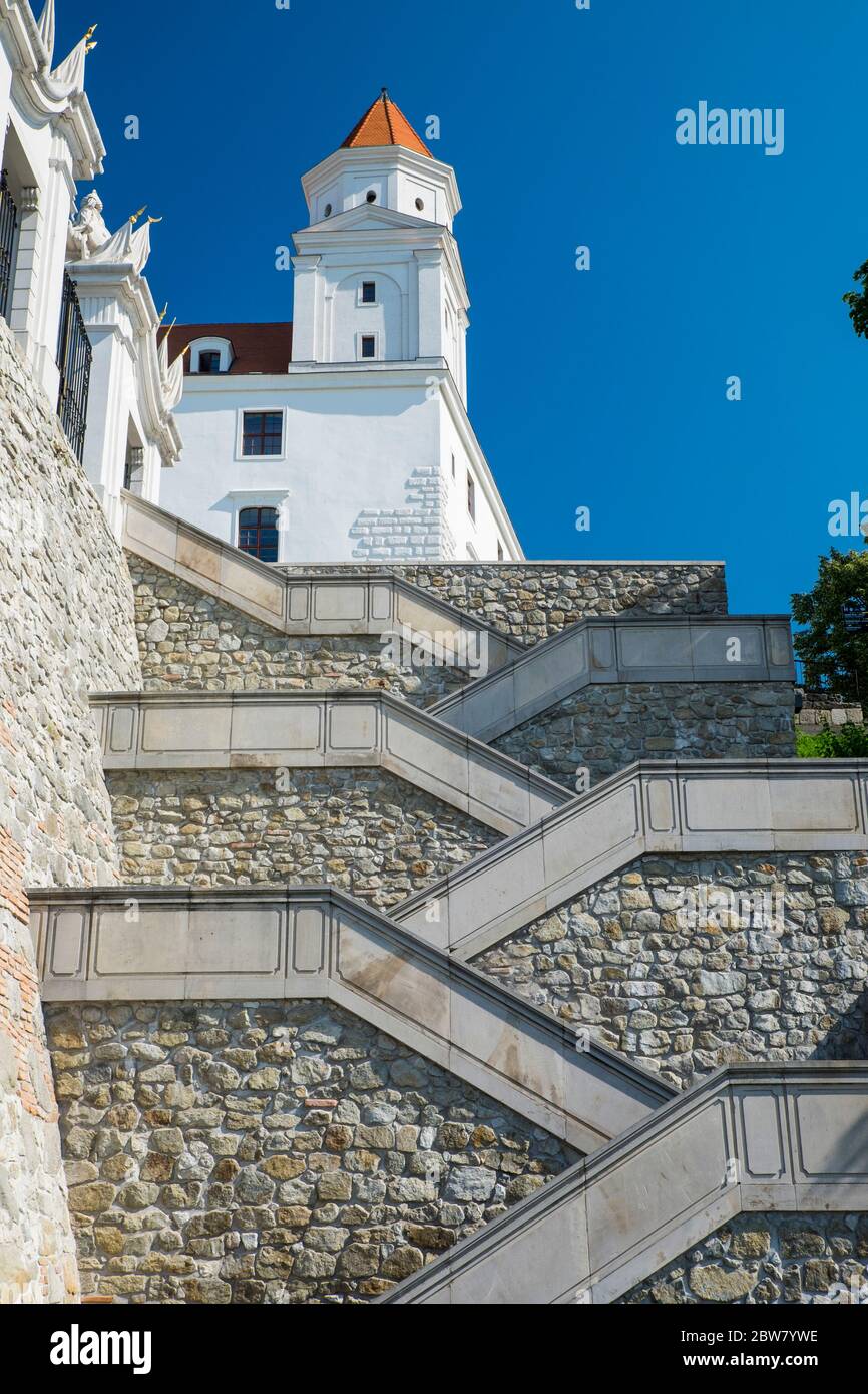 Château de Bratislava, Slovaquie, centre de l'Europe. Escaliers pour le château de Bratislava. Banque D'Images