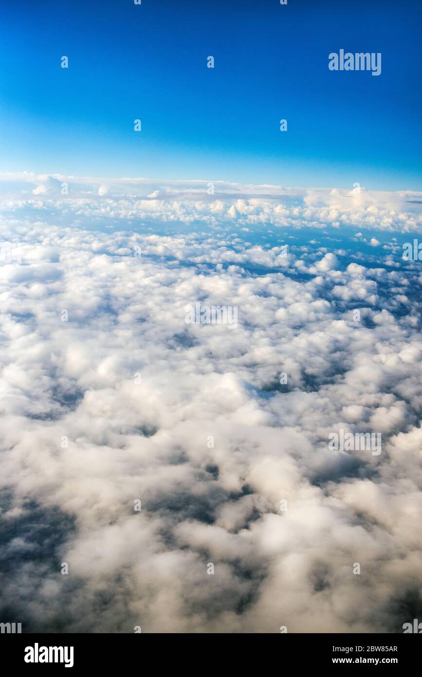 Vol à 30,000 pieds sur avion de ligne au-dessus de l'espace aérien du Royaume-Uni, Angleterre, Royaume-Uni Banque D'Images