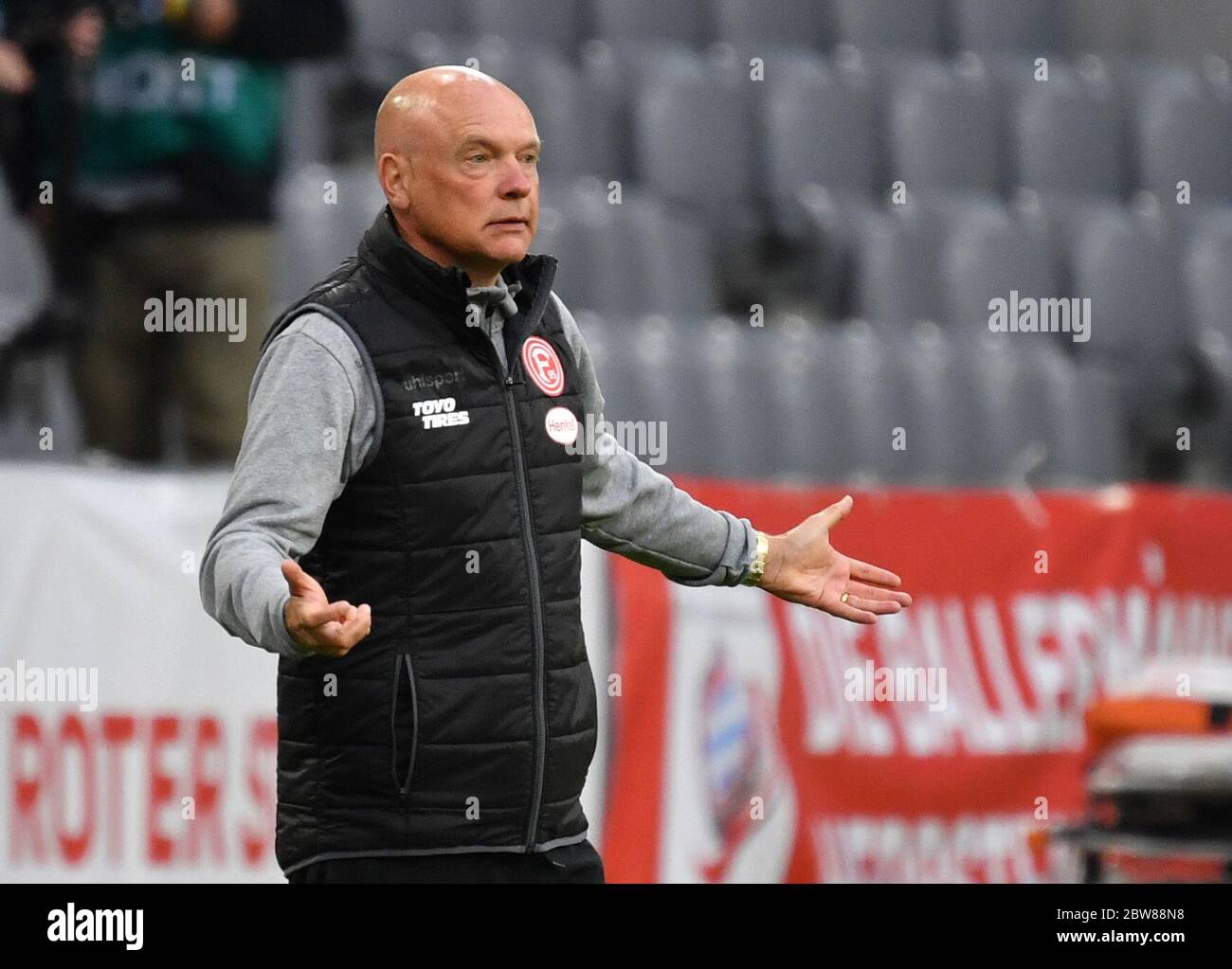 Muenchen, Allemagne, 30. Mai 2020, Uwe RÖSLER, directeur de DUS, chef d'équipe, beim Spiel 1.Bundesliga FC BAYERN MUENCHEN - FORTUNA DUESSELDORF in der saison 2019/2020 am 29.Spieltag. Foto: © Peter Schatz / Alay Live News / Frank Hoermann/Sven Simon/Pool - LES RÈGLEMENTS DFL INTERDISENT TOUTE UTILISATION DE PHOTOGRAPHIES comme SÉQUENCES D'IMAGES et/ou QUASI-VIDÉO - agences de presse nationales et internationales HORS usage éditorial SEULEMENT Banque D'Images