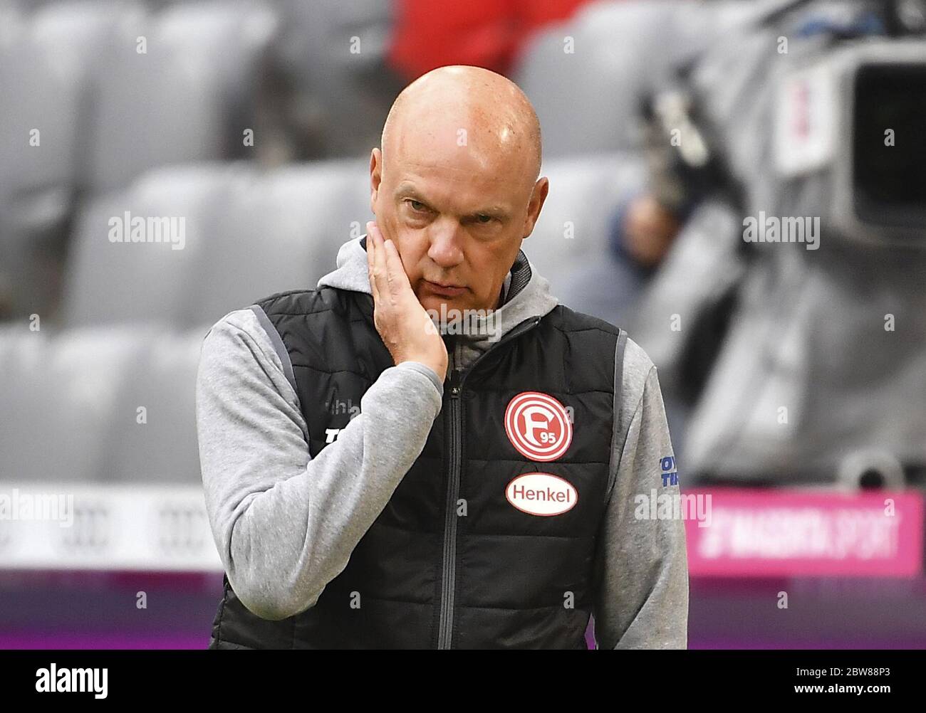 Muenchen, Allemagne, 30. Mai 2020, Uwe RÖSLER, directeur de DUS, chef d'équipe, beim Spiel 1.Bundesliga FC BAYERN MUENCHEN - FORTUNA DUESSELDORF in der saison 2019/2020 am 29.Spieltag. Foto: © Peter Schatz / Alay Live News / Frank Hoermann/Sven Simon/Pool - LES RÈGLEMENTS DFL INTERDISENT TOUTE UTILISATION DE PHOTOGRAPHIES comme SÉQUENCES D'IMAGES et/ou QUASI-VIDÉO - agences de presse nationales et internationales HORS usage éditorial SEULEMENT Banque D'Images