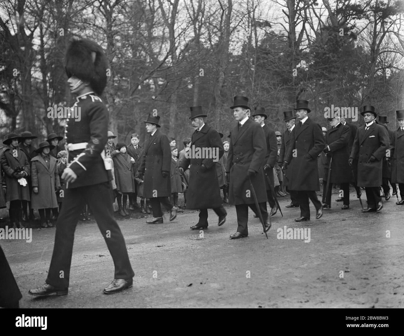 Funérailles de la reine Alexandra à Sandringham . Les Royal Tourners marchant dans la procession à la station Wolferton . 26 novembre 1925 Banque D'Images