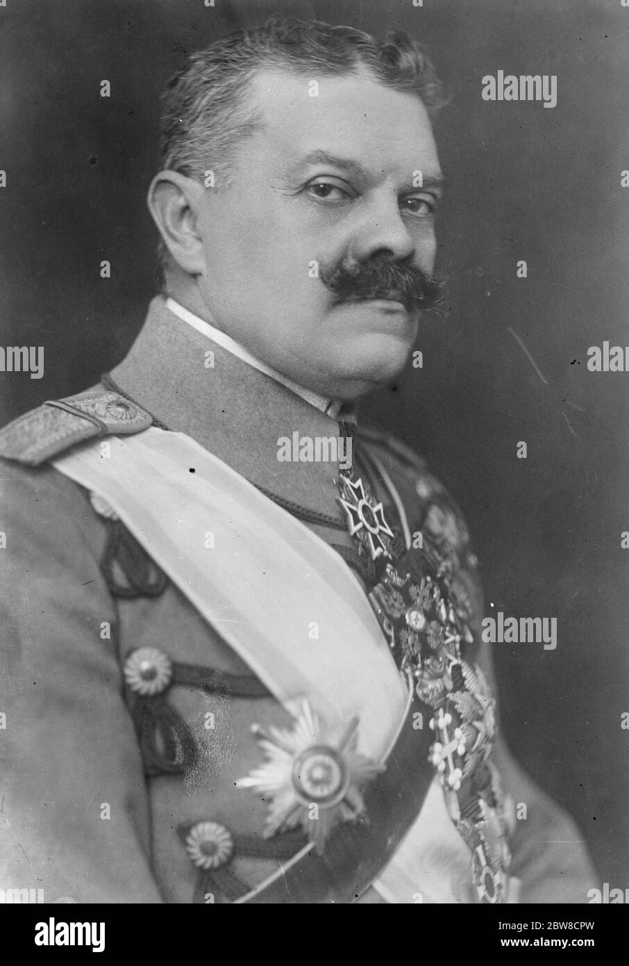 Une étude de portrait saisissante du général Nikoleanu . 6 juin 1927 Banque D'Images