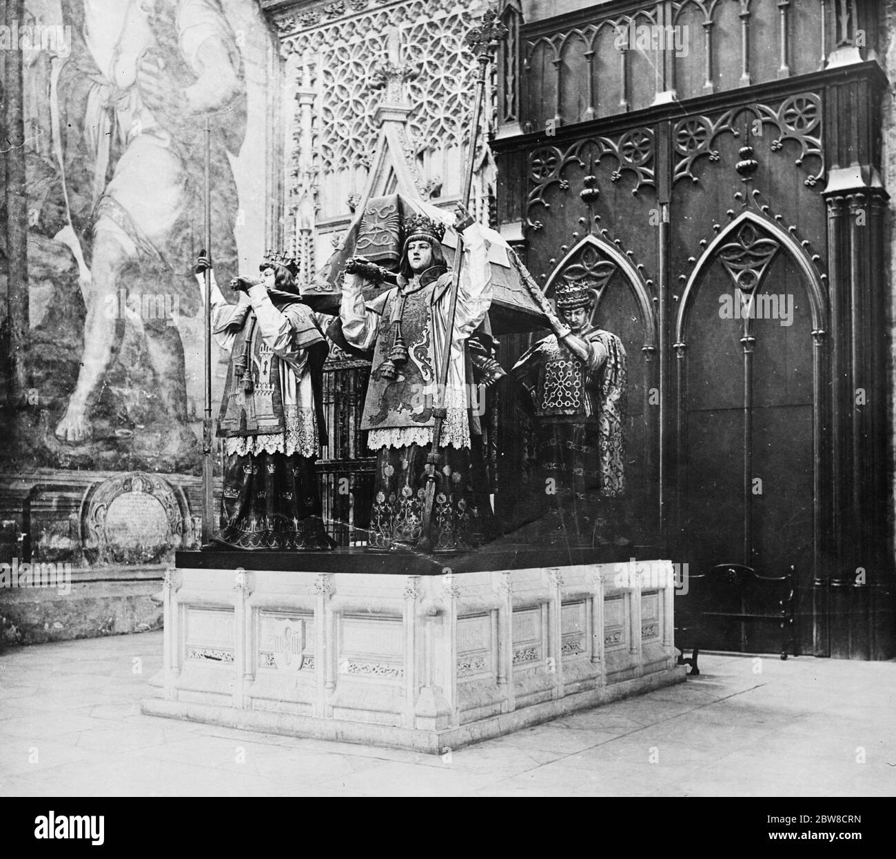 Visite des Princes de Galles en Espagne . La tombe de Christophe Colomb à Séville . 2 avril 1927 Banque D'Images