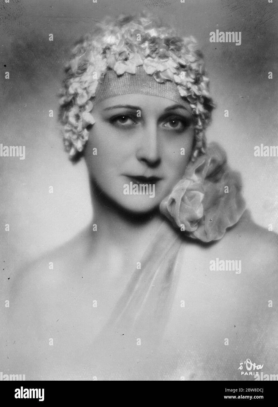 A noté l'étoile de cinéma comme mannequin . Mlle Andrée Lafayette, grande grande grande petite fille du célèbre Marquis de Lafayette. 8 février 1928 Banque D'Images