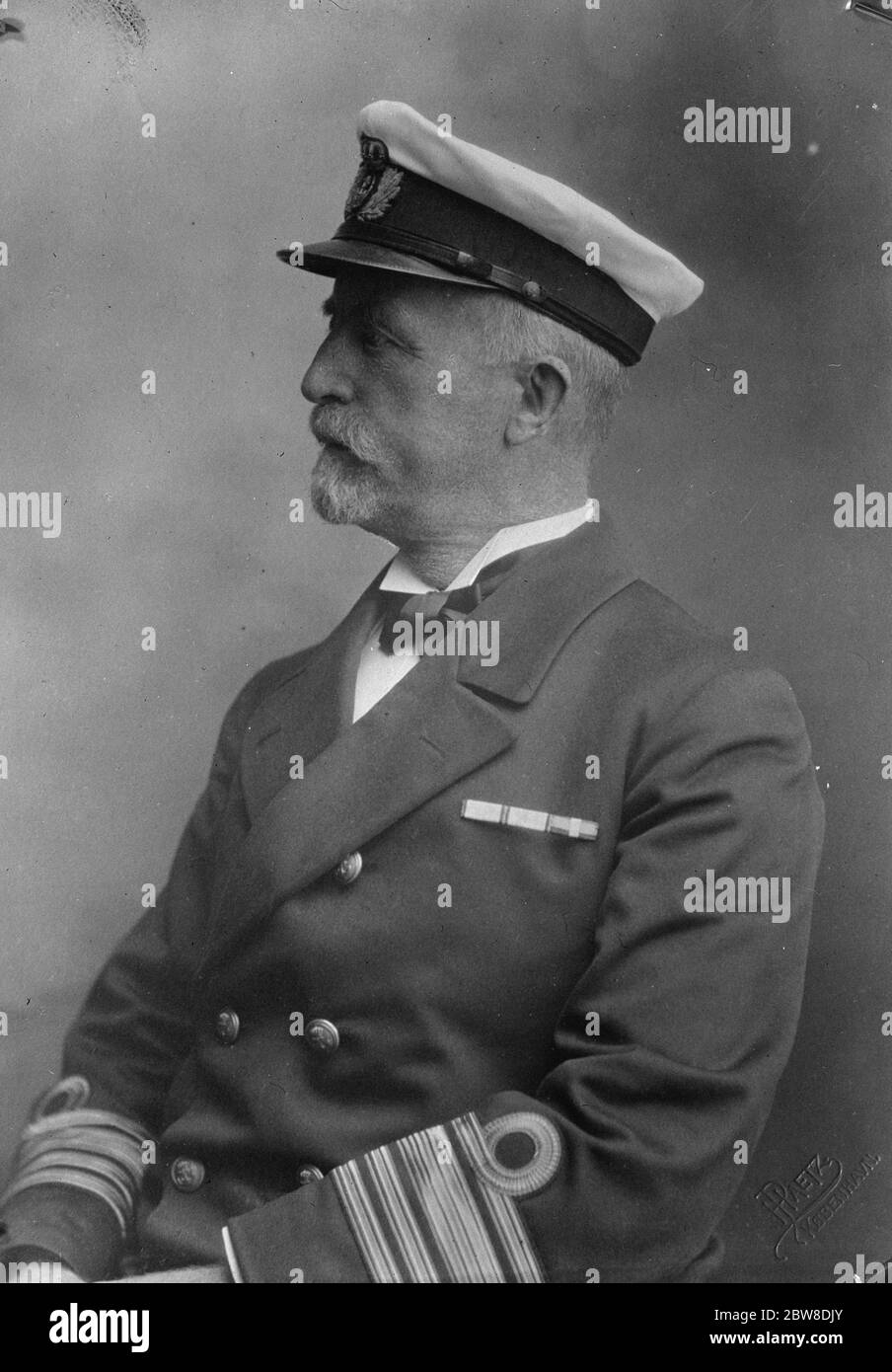 La reine Alexandra et sa sœur, l'impératrice Marie Feodorovna de Russie, ont acheté Hvidøre , une villa sur la côte danoise. Les Danois souhaitent maintenant en faire un mémorial . Photos ; Admiral Georg Carl Amdrup qui est le co - exécuteur avec M Trolle . 11 avril 1929 Banque D'Images