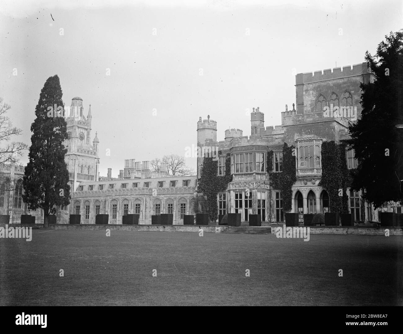 Jardins mondialement célèbres à ouvrir au public. Jardins de la maison d'Ashridge . 26 mars 1929 Banque D'Images