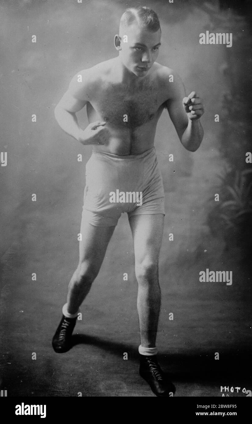 Hood à combattre pour le championnat européen . Jack Hood , le champion de poids de soudeur , est confiant de gagner le titre européen du détenteur belge , Adrian Anneet , vu ici . 19 mai 1933 Banque D'Images