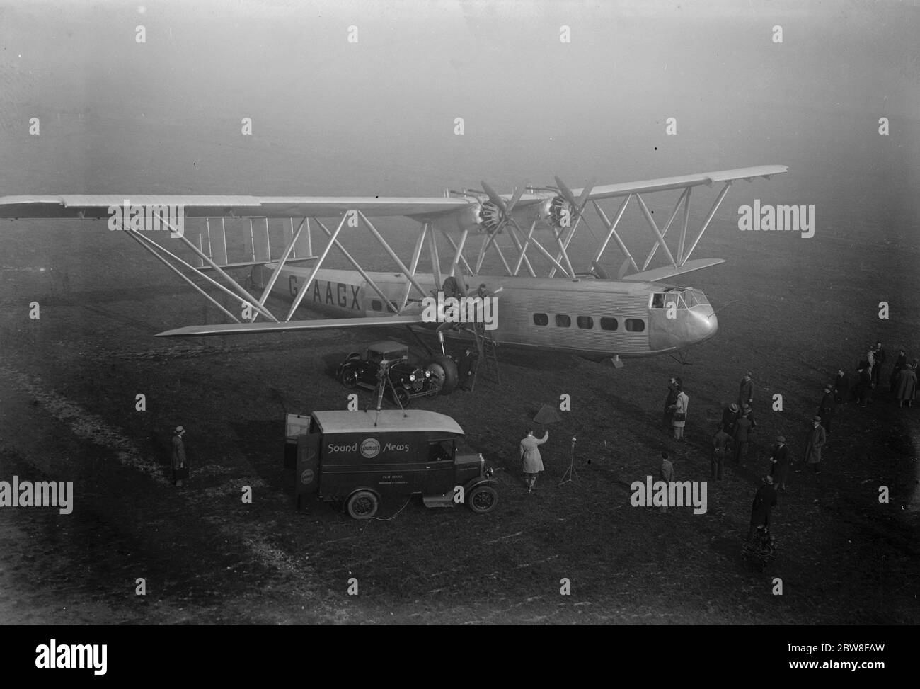 Le plus grand avion du monde fait le premier vol d'essai . G - AAGX . 17 novembre 1930 Banque D'Images
