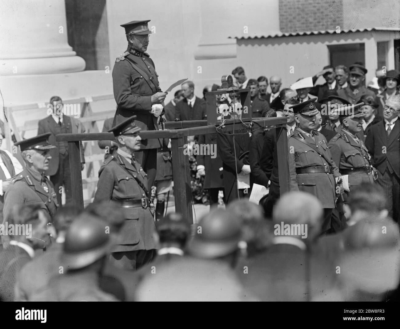 Menin Gate dévoilé à Ypres , Belgique . Le roi Albert des Belges délivrant son adresse . 24 juillet 1927 Banque D'Images