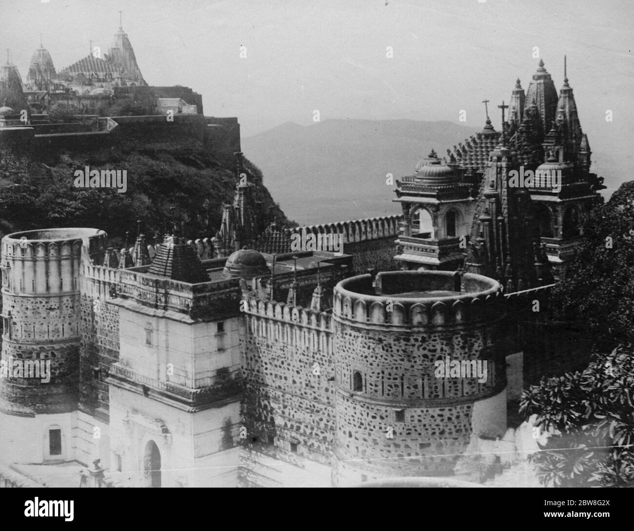 Le grand différend du temple en Inde . Une vue sur le célèbre temple Balebhi des Jains à Palitana . 25 mai 1928 Banque D'Images