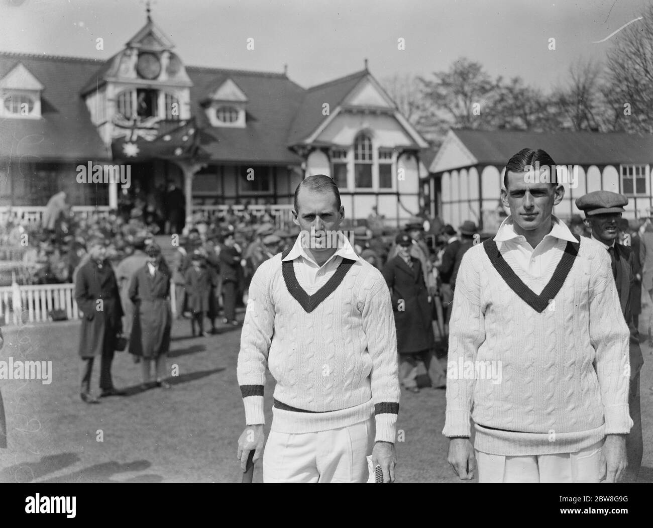 Australia Cricketers , (de gauche à droite) Ted A'Beckett , et Bowler Tim Wall 1930 Banque D'Images