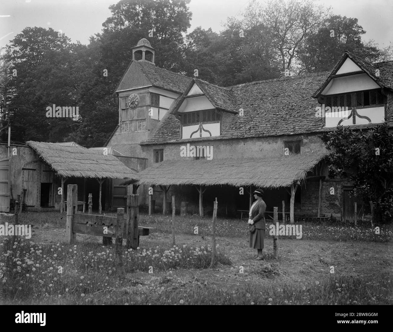 La belle campagne de l' Angleterre . Village pittoresque de Wiltshire qui mérite de la propagande . Vue sur l'abbaye de Lacock. 22 mai 1933 Banque D'Images