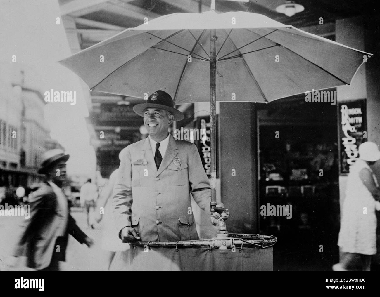 PC Moki , direction du trafic au coin de fort et King Streets Honolulu . 29 août 1932 Banque D'Images