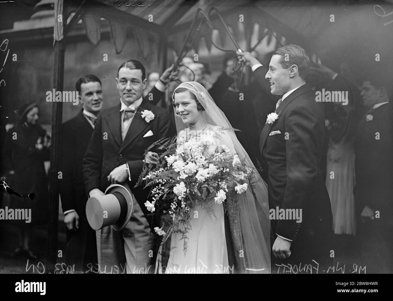 M. Wm Fawcett , le seul fils de Sir Wm Fawcett, Weds Miss Joan Mary Van Keller , à l'Oratoire de Brompton . 4 février 1933 Banque D'Images