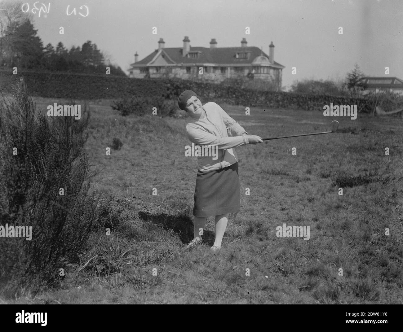 Américaines femmes golfeurs en Angleterre . Mlle Helen Hicks , membre de l'équipe américaine de 19 ans qui pratique à Sunningdale . 30 avril 1930 Banque D'Images