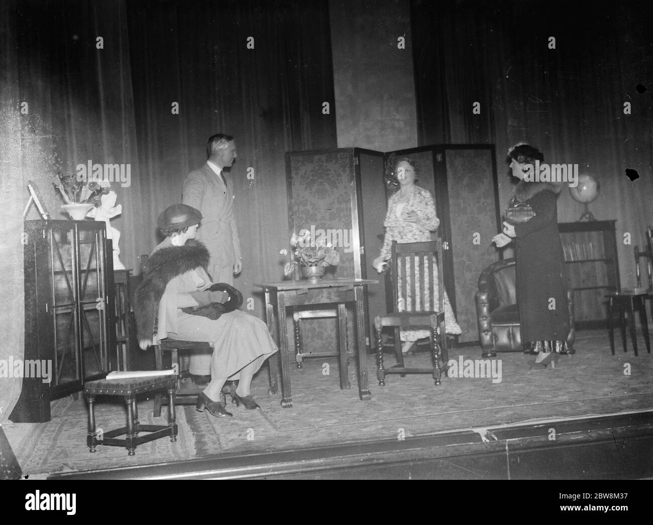 Un spectacle amateur en cours . 1935 Banque D'Images