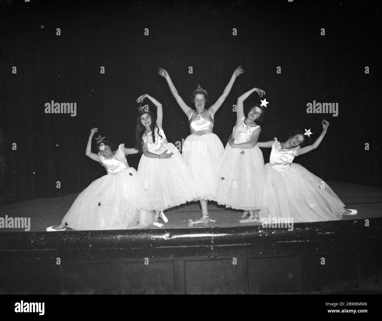 Les élèves de l'école de danse d'Eltham Park exécutent le ballet . 1938 Banque D'Images