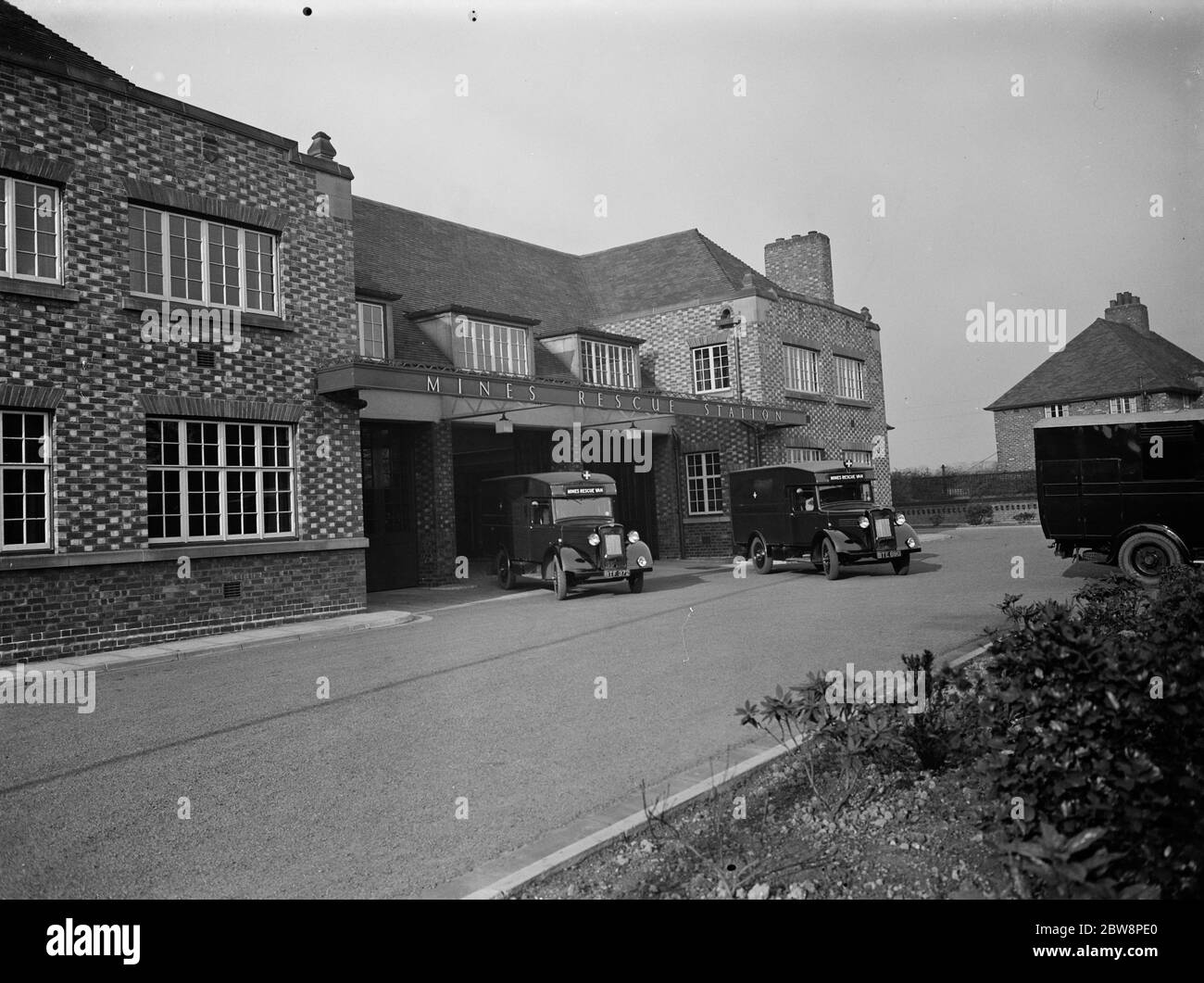 Camions à la station de sauvetage des mines , Manchester . 1937 . Banque D'Images