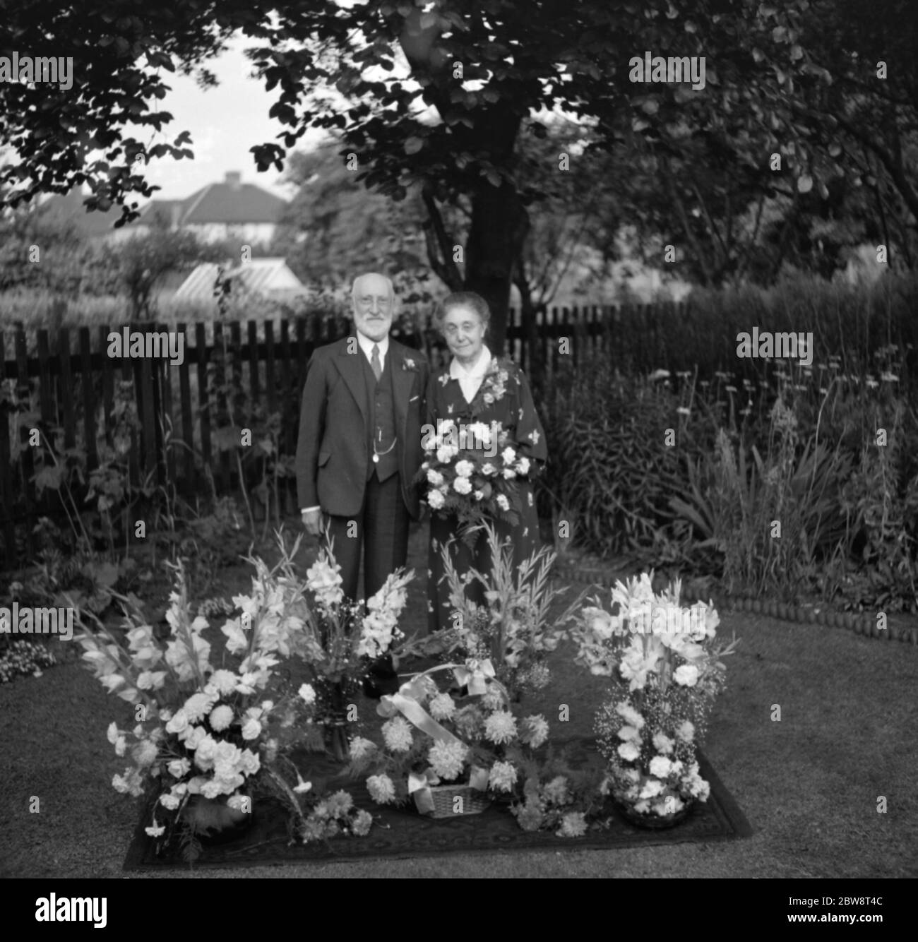 M. et Mme Loosley à l'occasion de leur anniversaire de mariage . 1936 Banque D'Images