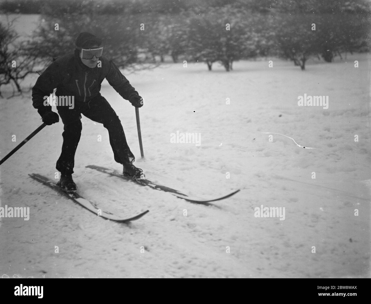 Ski sur les collines d'Eynsford à Eynsford , Kent . 1938 Banque D'Images