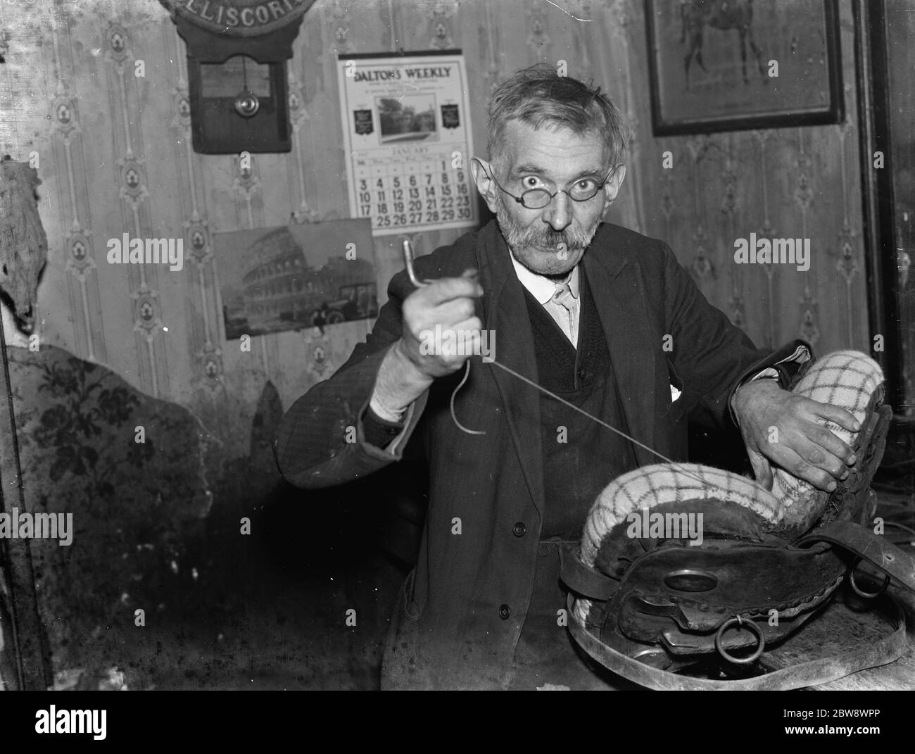 Edward Bailey , le sellerie de Farningham , Kent . 1937 Banque D'Images