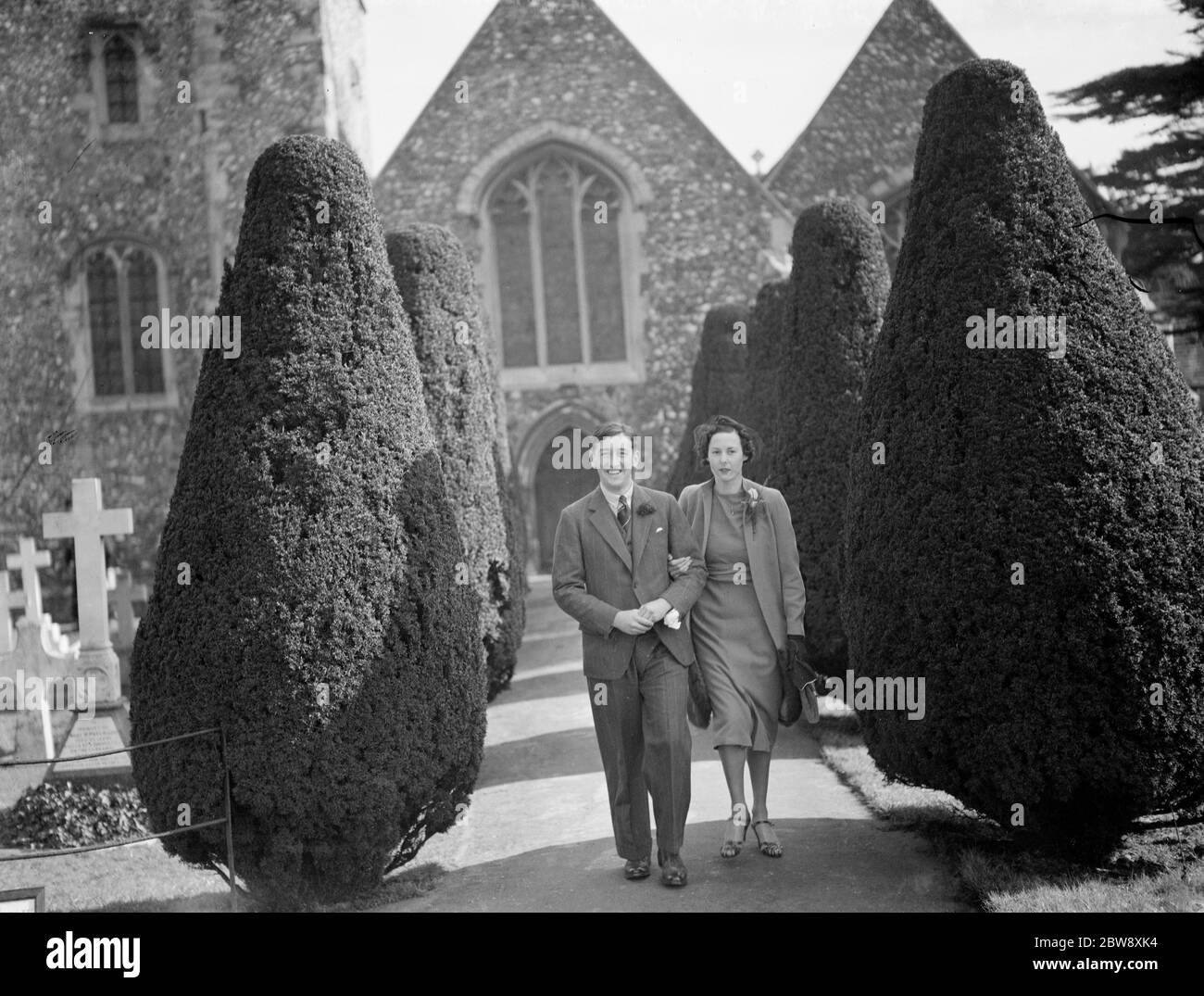 Le mariage d'Anthony Sutton Maréchal et de Mlle E L Oppenheim . La mariée et le marié . 1938 Banque D'Images