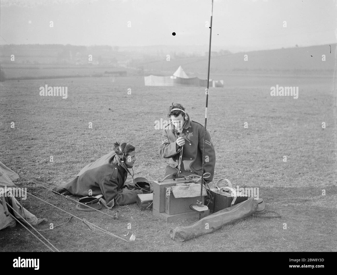 R UN point à point , Green Street Green . Sans fil operatoe par leurs tentes . 1939 Banque D'Images