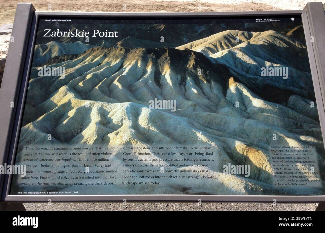 Panneau d'information de Zabriskie point dans le parc national de la Vallée de la mort Banque D'Images