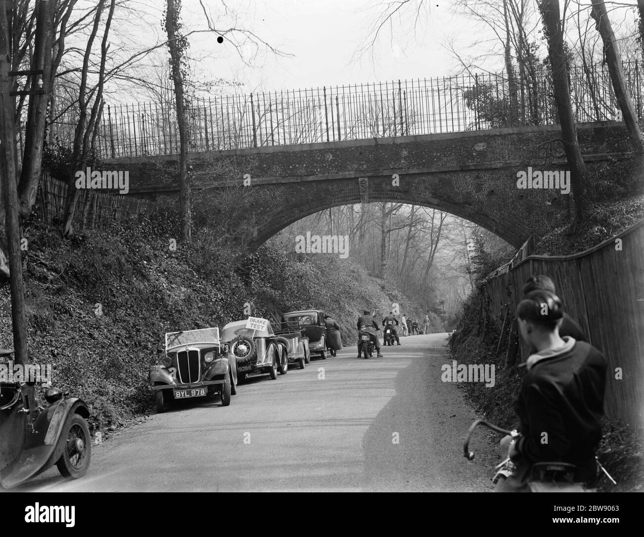 Essai de freinage pour l'essai de moto à Wrotham , Kent . 1937 Banque D'Images