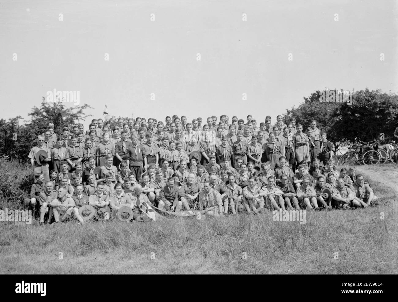 Inspection des Scouts de Kent en préparation au 5ème Jamboree Scout mondial en Hollande qui a lieu plus tard dans l'année . Une photographie de groupe . 6 juin 1937 Banque D'Images