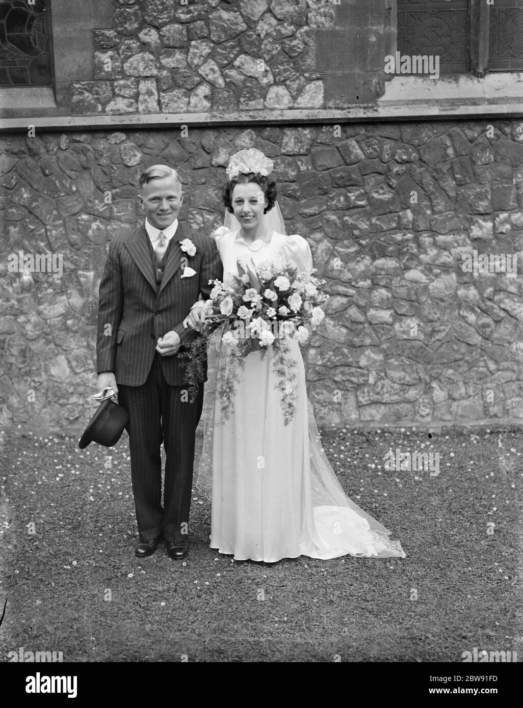 Le mariage de M. Lewis W Jackson et de Mlle D M Allen . La mariée et le marié . 1939 Banque D'Images