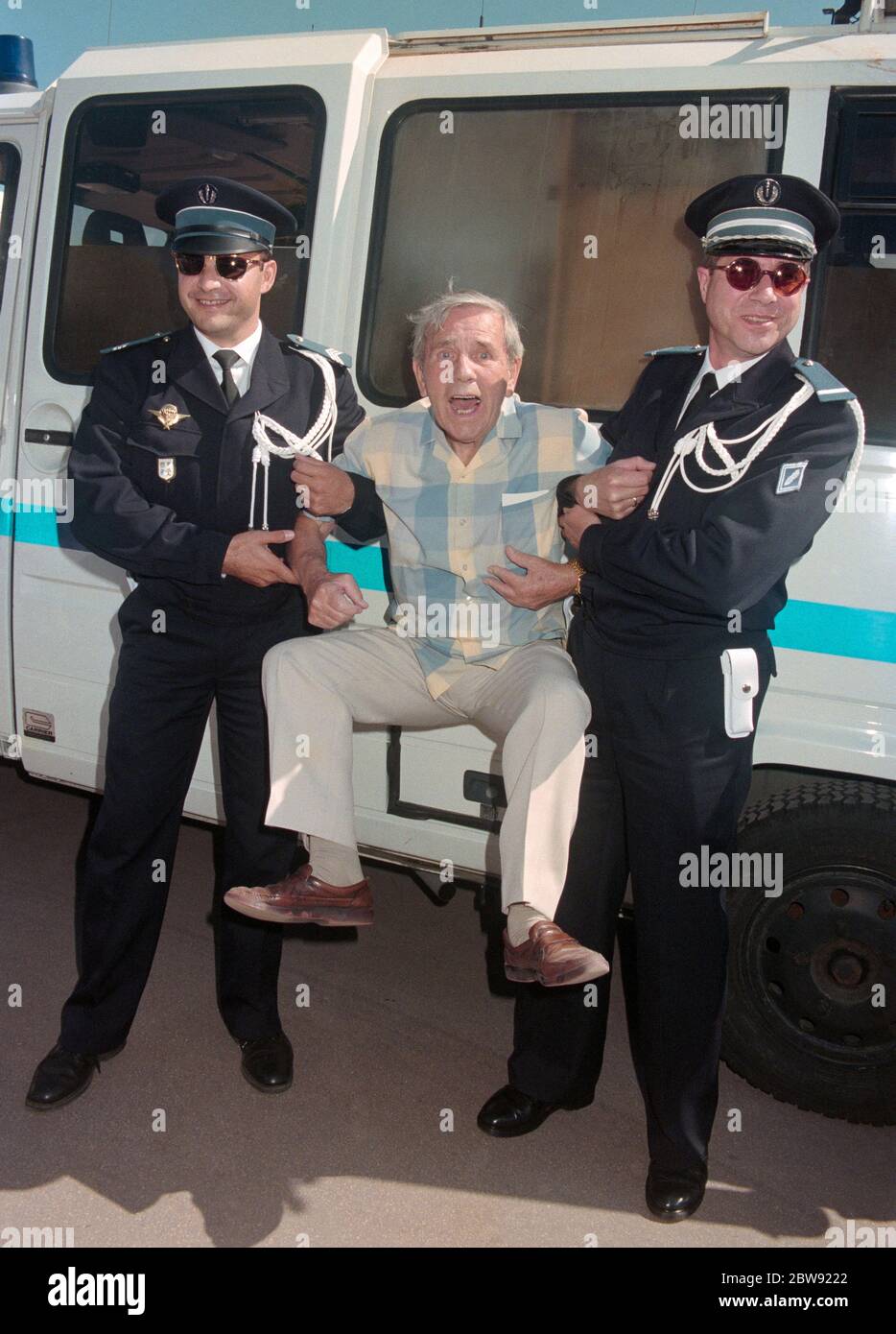 CANNES, FRANCE. 1996 mai : comédien/acteur Norman Wisdom au 49e Festival de Cannes. Photo de fichier © Paul Smith/Featureflash Banque D'Images